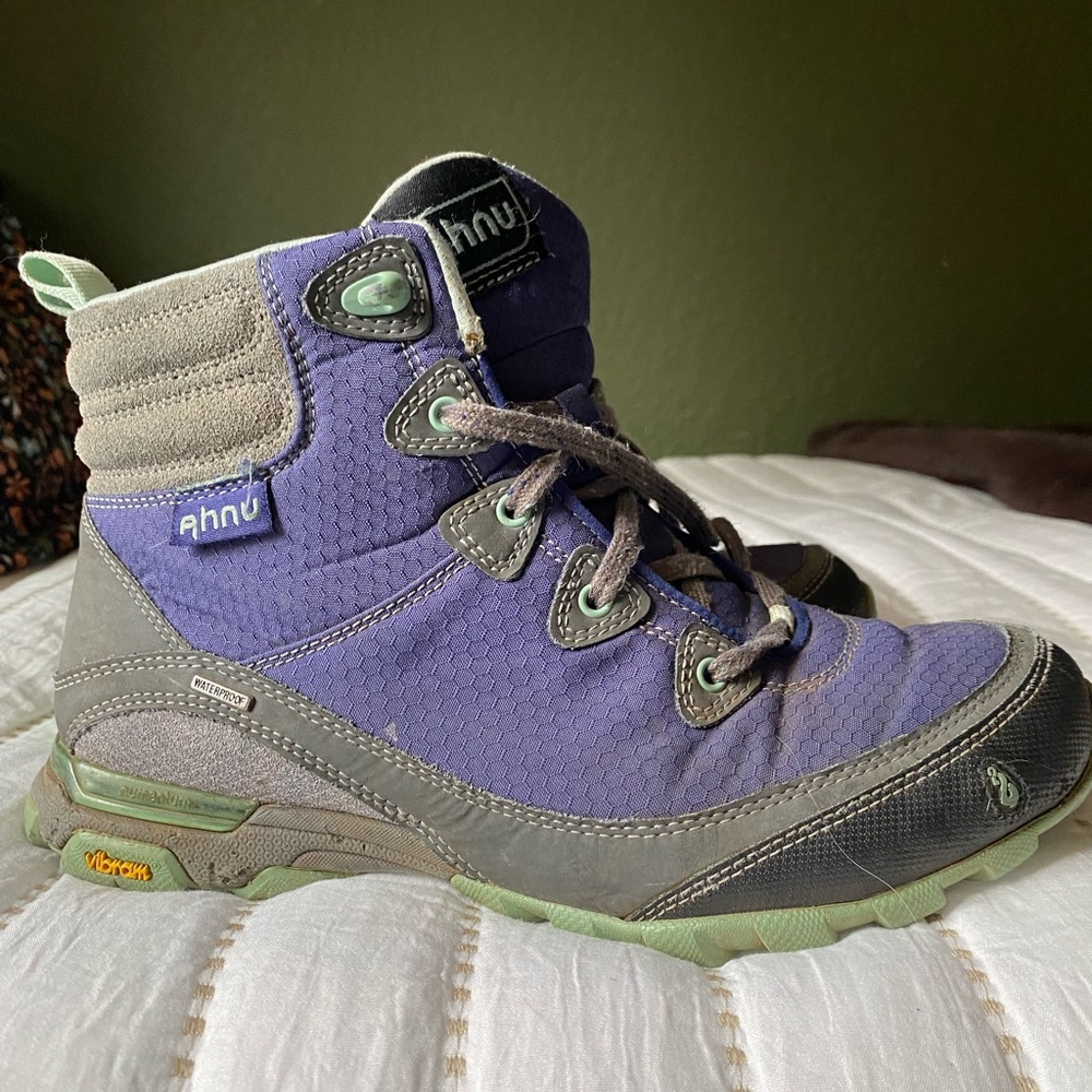 COPY - Ahnu (Teva brand hiking boot) gently used. Still in excellent condition